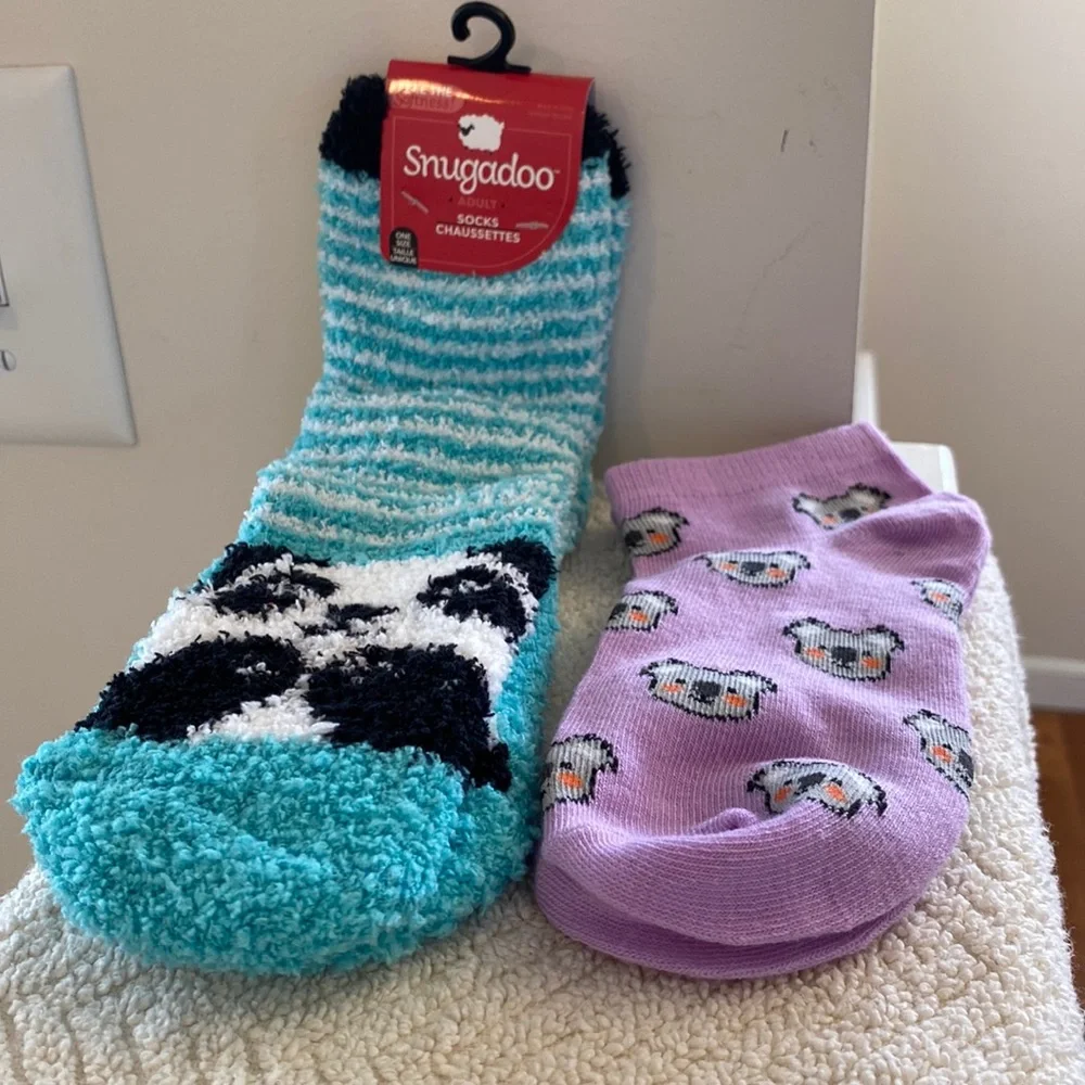 Snugadoo Blue White Fuzzy Panda Bear Socks Bonus Purple Koala Bear One Size